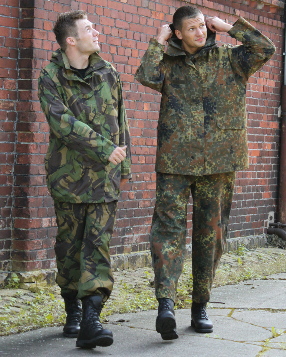 Bundeswehr ANZUG sadesuoja FLECKT käytetty-1